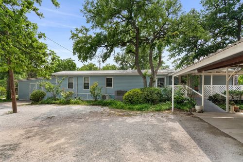 300 Corral Ln, Liberty Hill, TX, 78642-4541 | Card Image