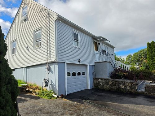 4 Heritage Cir, Johnston, RI, 02919-6710 | Card Image