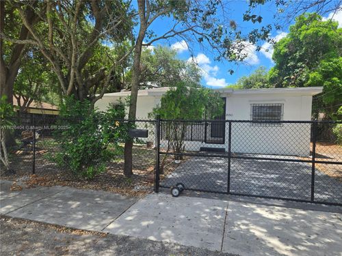 2150 Nw 93rd St, Miami, FL, 33147-2532 | Card Image