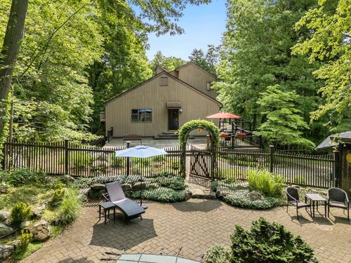 20 Old Farm Ln, Garrison, NY, 10524-3725 | Card Image