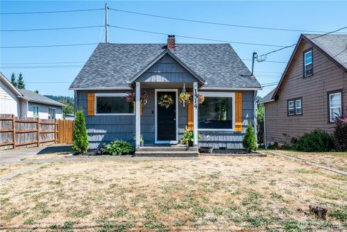 1514 N 1st Ave, Kelso, WA, 98626-3921 | Card Image