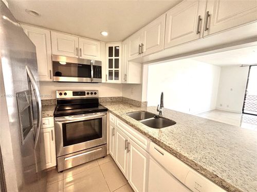 apt-5p-2935 Ne 163rd St, North Miami Beach, FL, 33160-4472 | Card Image