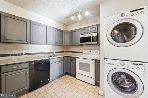 unit-525-3800 Powell Ln, FALLS CHURCH, VA, 22041-3664 | Card Image