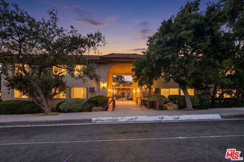 203-3907 La Crescenta Ave, Glendale, CA, 91214-3917 | Card Image