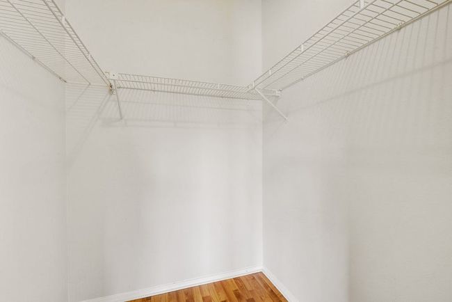 Large walk-in closet | Image 15