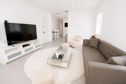 3-815 W 39th St, MIAMI BEACH, FL, 33140-3816 | Card Image