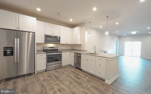 403-700 Mount Airy Ter Ne, LEESBURG, VA, 20176 | Card Image