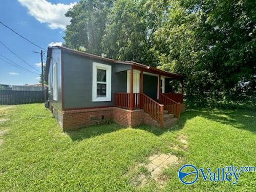 2305 Stanley Dr Nw, Huntsville, AL, 35816-4051 | Card Image