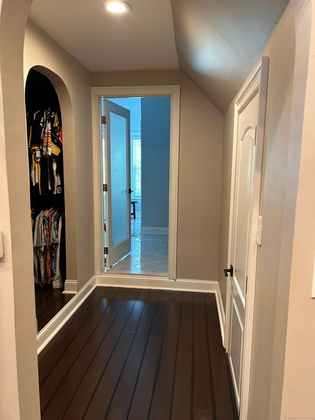 554 Huntington Rd, Home with 6 bedrooms, 4 bathrooms and null parking in Bridgeport CT | Image 22
