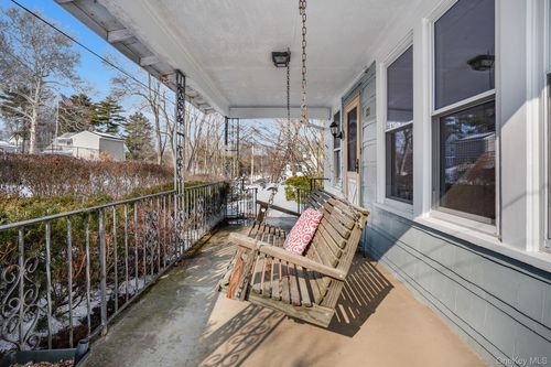 21 Orchard St, Marlboro, NY, 12542-6152 | Card Image