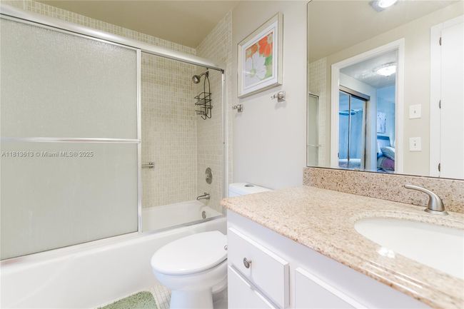 APT-505 - 4330 Hillcrest Dr, Condo with 1 bedrooms, 2 bathrooms and null parking in Hollywood FL | Image 19
