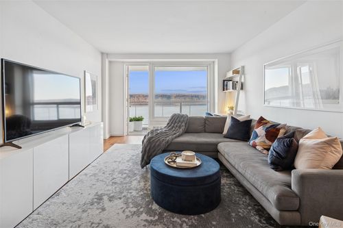 apt-9f-2575 Palisade Ave, Bronx, NY, 10463-6146 | Card Image