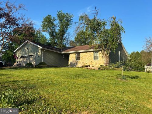 223 Pineview Dr, Palmyra, PA, 17078-8931 | Card Image