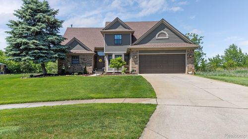 70700 Hillside Ct, Bruce Twp, MI, 48065-5347 | Card Image