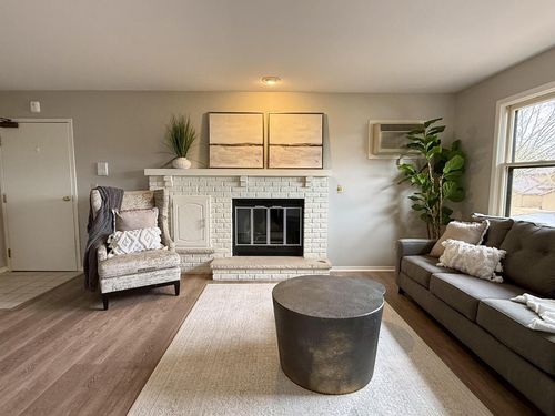 83-975 Manor Drive, NEENAH, WI, 54956 | Card Image