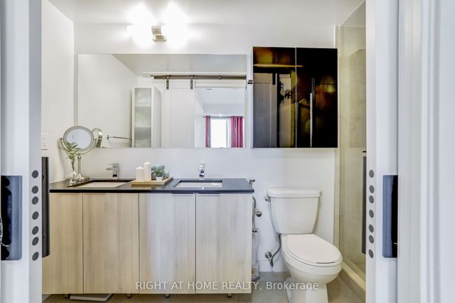 402 - 31 Tippett Rd, Condo with 4 bedrooms, 2 bathrooms and 1 parking in Toronto ON | Image 16