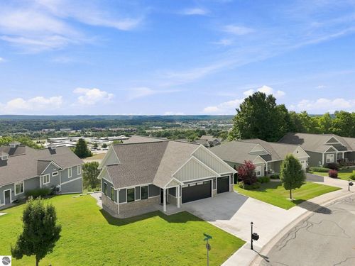 4186 Aquila Ct, Traverse City, MI, 49684-7089 | Card Image