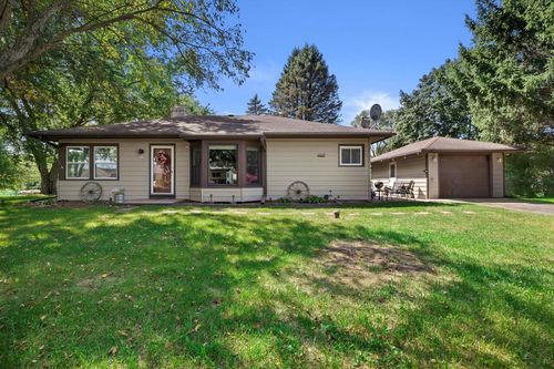 N6637 Juniper Road, Sugar Creek, WI, 53121 | Card Image