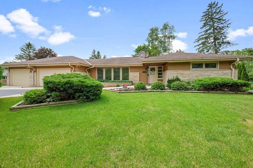 1603 W Zedler Lane, Mequon, WI, 53092 | Card Image