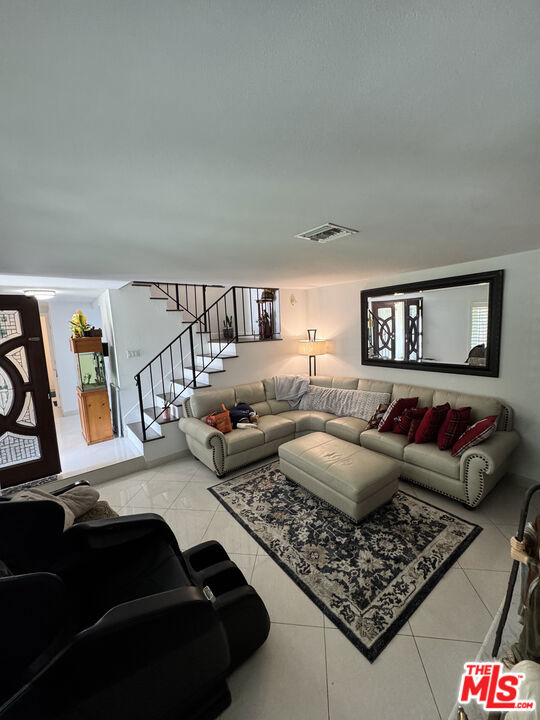 Residential in Chatsworth 3