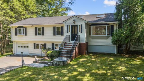 28 Gregory Rd, Cos Cob, CT, 06807-1606 | Card Image