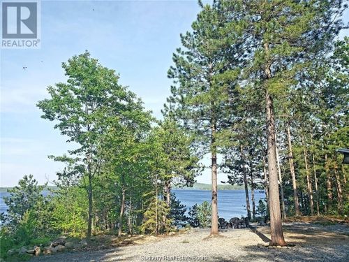 110 Breezehill Rd, Skead, ON, P0M2Y0 | Card Image