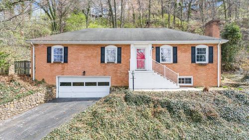 3044 Burnleigh Rd Sw, Roanoke, VA, 24014 | Card Image