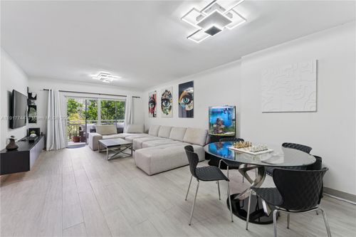 apt-303b-4400 Hillcrest Dr, Hollywood, FL, 33021-7931 | Card Image