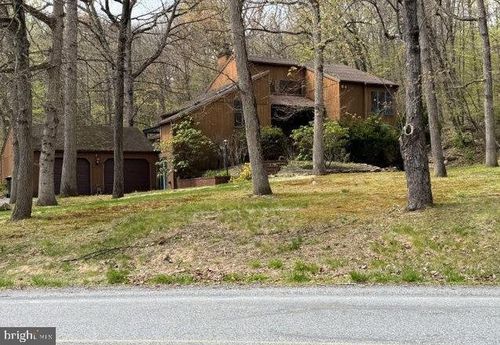 2253 Skyline Drive, SLATINGTON, PA, 18080 | Card Image