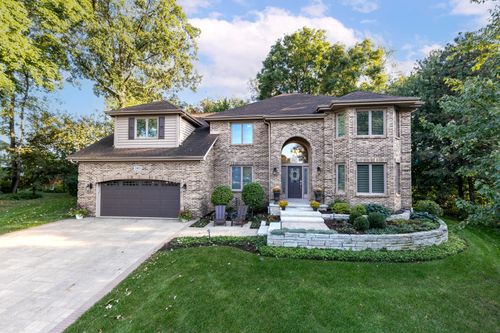 2421 River Woods Dr, Naperville, IL, 60565-6356 | Card Image