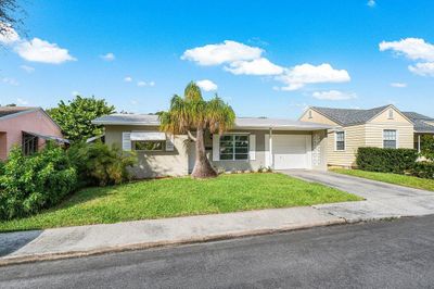 1217 N Ocean Breeze, House other with 2 bedrooms, 2 bathrooms and null parking in Lake Worth Beach FL | Image 2