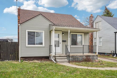 3963 S Hubbard St, Wayne, MI, 48184-1907 | Card Image
