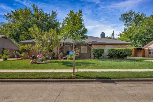 808 Windcrest Dr, Keller, TX, 76248-2473 | Card Image