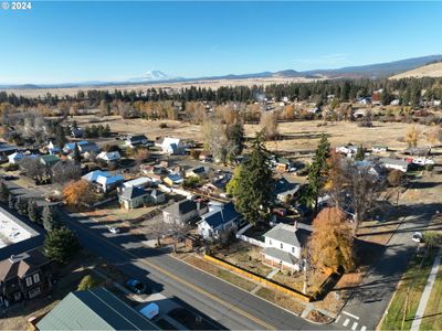 203 W Broadway St, House other with 4 bedrooms, 2 bathrooms and null parking in Goldendale WA | Image 3