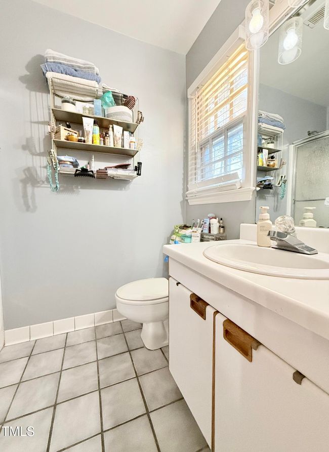 Bathroom 2 | Image 6