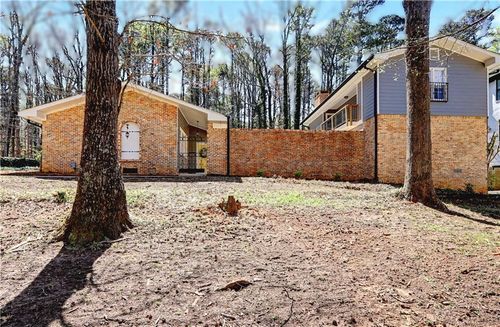 5213 Oxbow Rd, Stone Mountain, GA, 30087-1222 | Card Image