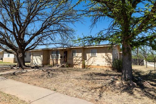 2301 40th St, Snyder, TX, 79549-5938 | Card Image