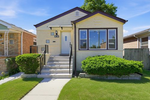 415 W 95th Pl, CHICAGO, IL, 60628-1124 | Card Image
