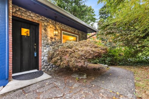 1347 Pear St Ne, Olympia, WA, 98506-3945 | Card Image