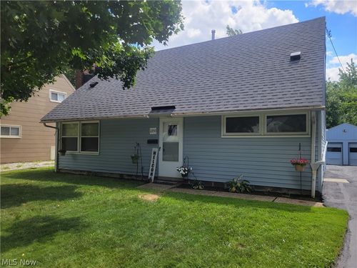 2250 Wichert Dr, Cuyahoga Falls, OH, 44221-3532 | Card Image