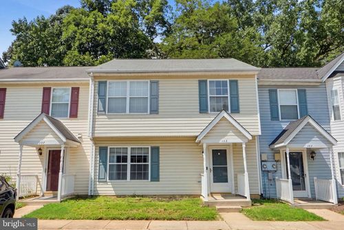105 Hibiscus Ct, La Plata, MD, 20646-3927 | Card Image
