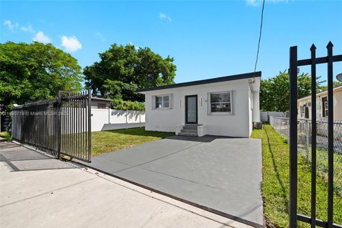 1842 Nw 67th St, Miami, FL, 33147-7452 | Card Image