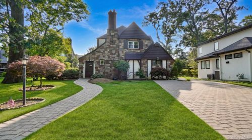 22 Parkwold Drive E, Hempstead, NY, 11580 | Card Image