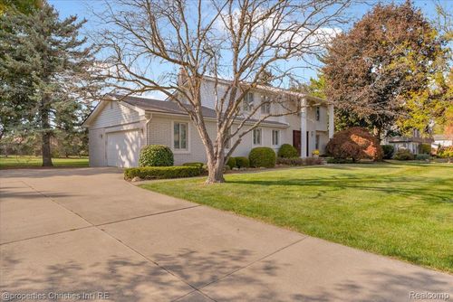 6260 Nicholas Dr, West Bloomfield, MI, 48322-2342 | Card Image