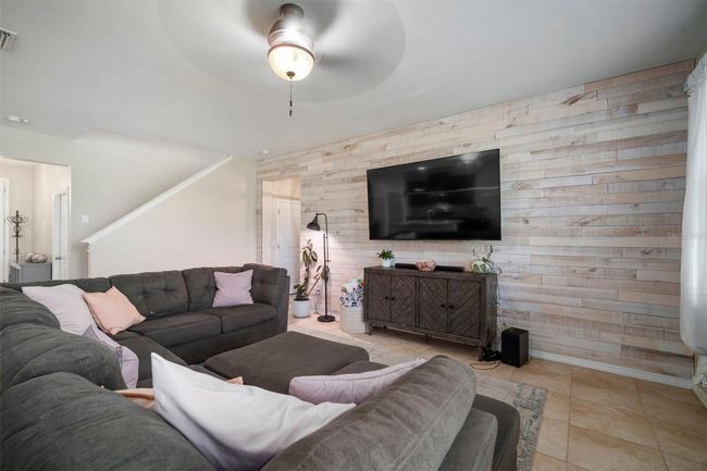 Living Room | Image 29