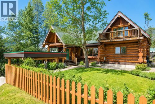 2266 Fifth Ave, Rossland, BC, V0G1Y0 | Card Image