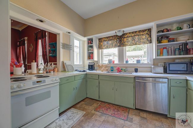 2804 Walnut St, House other with 4 bedrooms, 2 bathrooms and null parking in Texarkana TX | Image 16