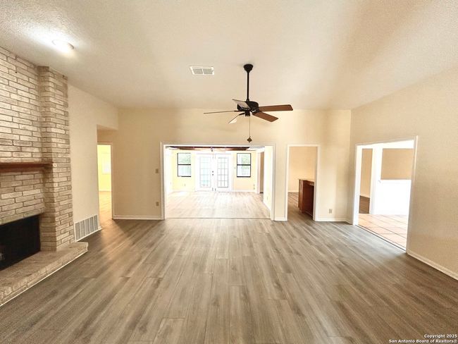 5904 Spring Vly, House other with 3 bedrooms, 2 bathrooms and null parking in San Antonio TX | Image 4