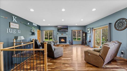 21151 150th St, Sauk Centre, MN, 56378-4651 | Card Image