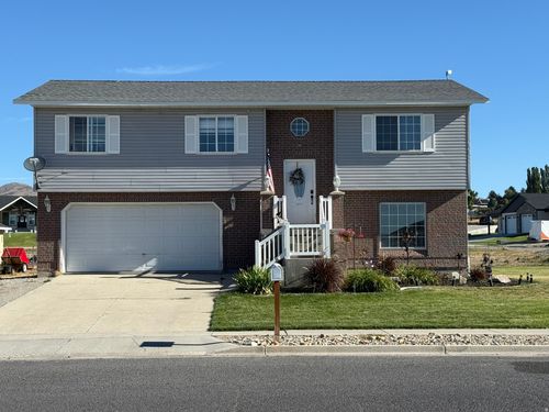 715 Hillcrest Loop, Malad City, ID, 83252-1083 | Card Image